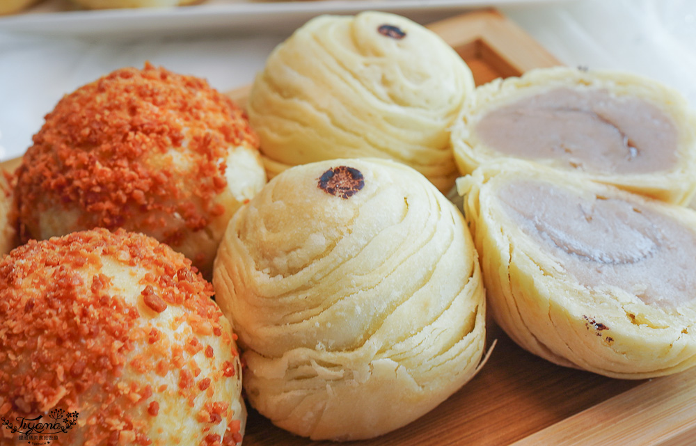 芋頭酥禮盒推薦｜阿聰師芋頭酥：台灣最具代表性的芋頭糕餅，中文怪物限定禮盒、玫躍新春禮盒、芋頭牛軋糖、貢貢香烘焙芋頭條 @緹雅瑪 美食旅遊趣