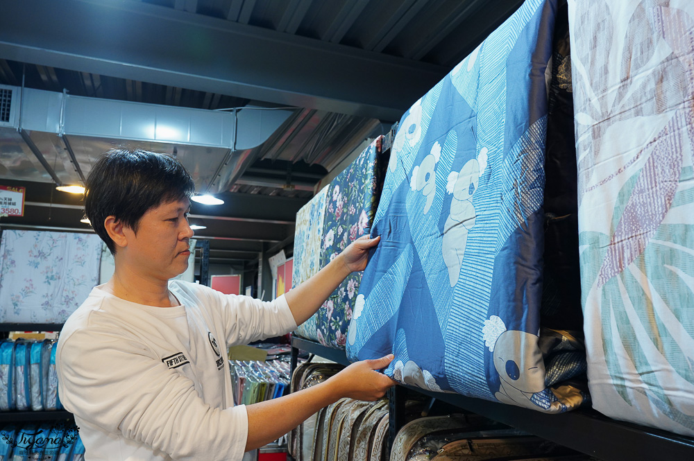 台南寢具特賣會|多利寶寢具✖︎海馬台南年度聯合特賣會:MIT天絲寢具工廠直營好平價~天絲寢具2套只要3980元,萬用毯349,多款買一送一,天絲床包兩用被組 起 @緹雅瑪 美食旅遊趣 台南寢具特賣會|多利寶寢具✖︎海馬台南年度聯合特賣會:MIT天絲寢具工廠直營好平價~天絲寢具2套只要3980元,萬用毯349,多款買一送一,天絲床包兩用被組 起 @緹雅瑪 美食旅遊趣