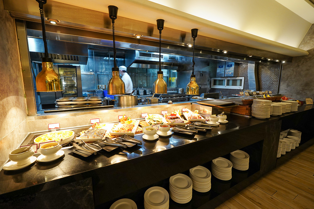 台糖長榮酒店 台南｜吃遍天下自助餐：台南聚餐推薦~台南Buffet自助餐，平日晚餐菜色 @緹雅瑪 美食旅遊趣