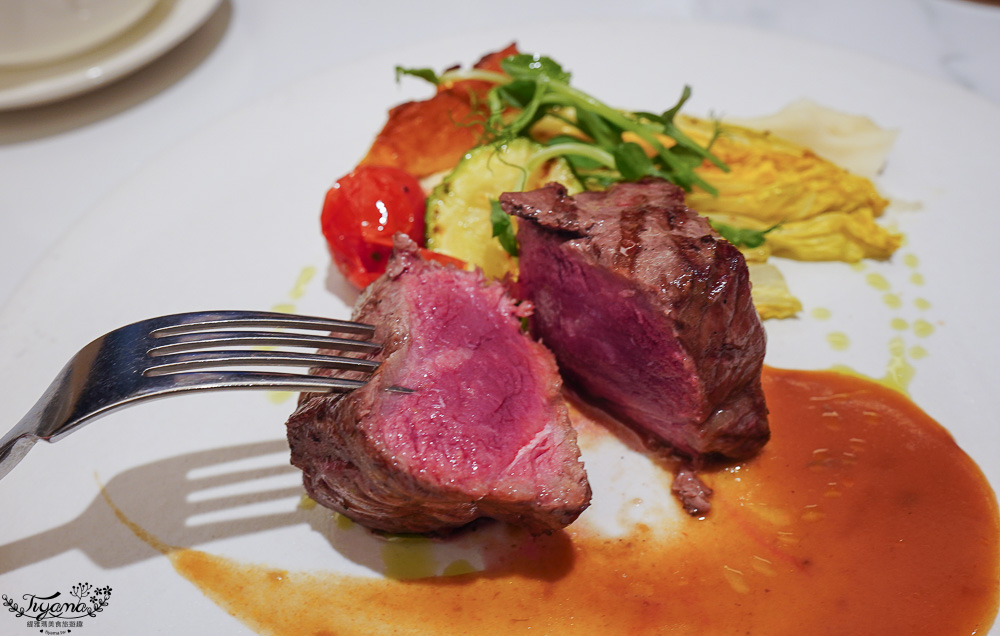 嘉義飯店Buffet自助餐｜嘉義福容voco酒店「田園西餐廳」平日晚餐分享~主餐排餐+半自助餐，超驚艷美食饗宴 @緹雅瑪 美食旅遊趣