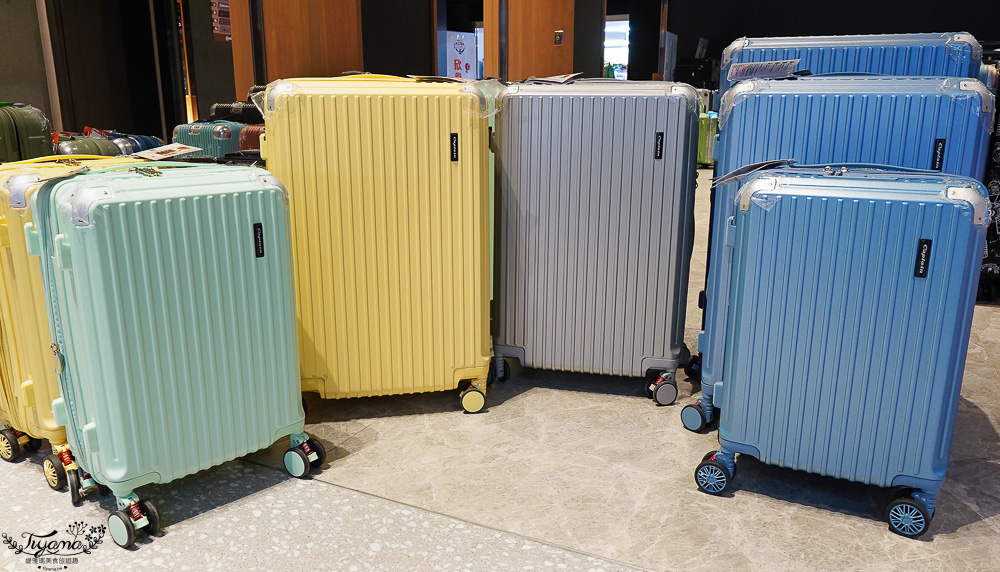 嘉義行李箱特賣會「加賀屋行李箱特賣會」,各品牌行李箱現場一次看,上掀式行李箱、對開式行李箱、雙開式行李箱、胖胖箱、布料行李箱、登機箱,限量特惠行李箱只要990元起,一年保固、終身保修!! @緹雅瑪 美食旅遊趣 嘉義行李箱特賣會「加賀屋行李箱特賣會」,各品牌行李箱現場一次看,上掀式行李箱、對開式行李箱、雙開式行李箱、胖胖箱、布料行李箱、登機箱,限量特惠行李箱只要990元起,一年保固、終身保修!! @緹雅瑪 美食旅遊趣