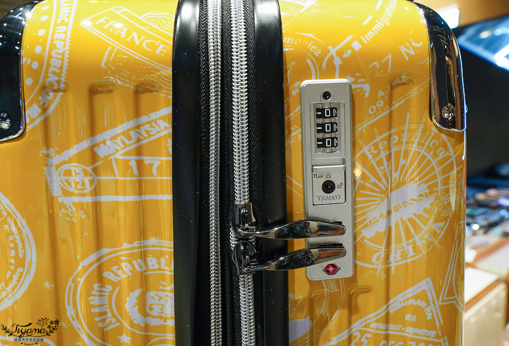 嘉義行李箱特賣會「加賀屋行李箱特賣會」，各品牌行李箱現場一次看，上掀式行李箱、對開式行李箱、雙開式行李箱、胖胖箱、布料行李箱、登機箱，限量特惠行李箱只要990元起，一年保固、終身保修！！ @緹雅瑪 美食旅遊趣