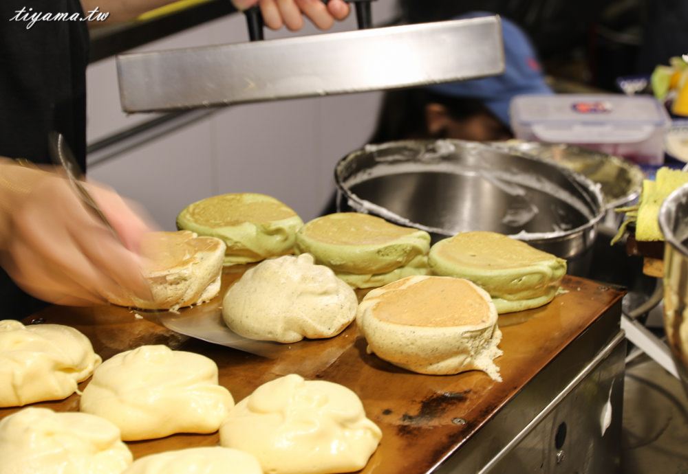 台南鬆餅名店|Autumn舒芙蕾熱·鬆餅：季節限定「芒果鬆餅」，道地柔軟日式厚鬆餅 原來台南就吃得到！！ @緹雅瑪 美食旅遊趣