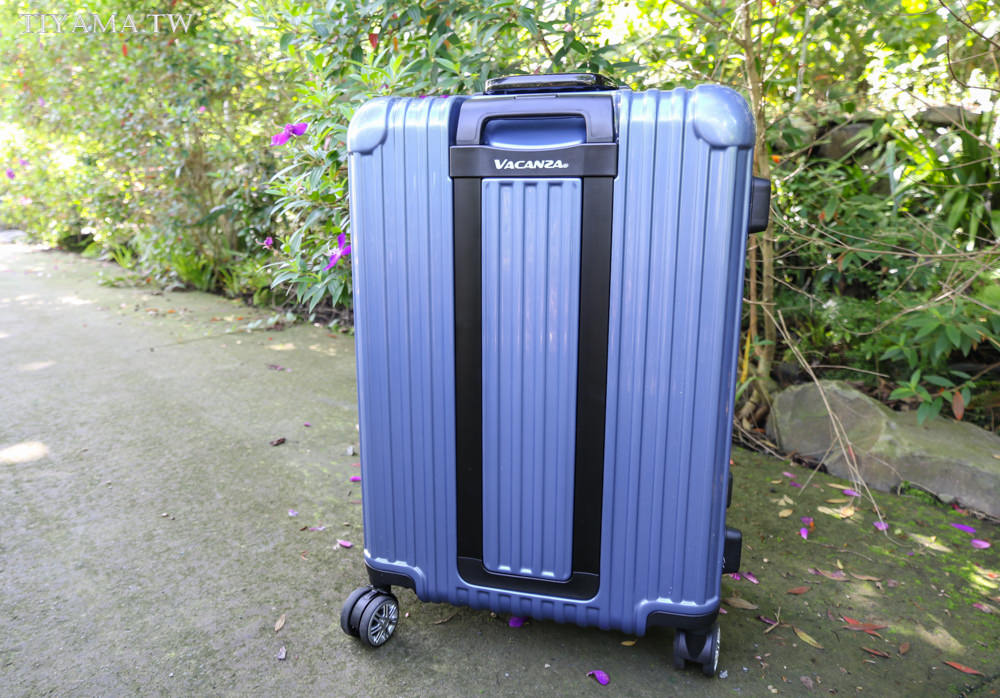 VACANZA鋁框行李箱|羽量級PC材質，比一般輕1.5~2kg讓你出國帶回更多戰利品！出國旅遊好幫手 @緹雅瑪 美食旅遊趣