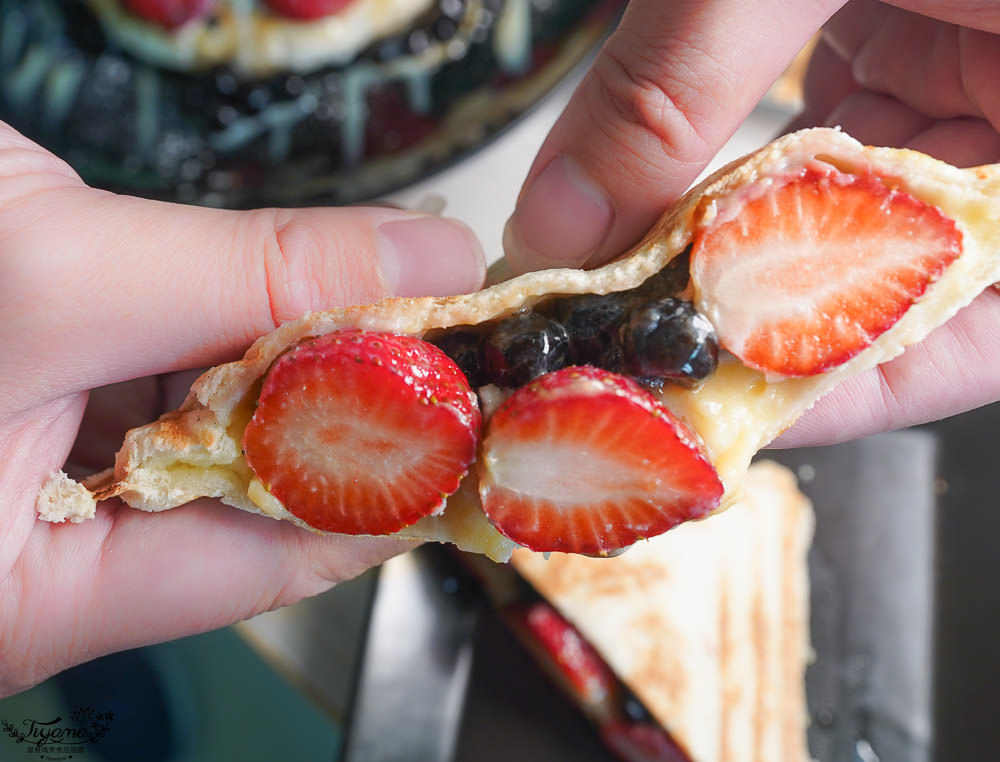 草苺控必吃！草莓披薩&#038;草莓熱壓吐司，T&#038;F手作吐司給你滿滿的夢幻草莓甜點！！ @緹雅瑪 美食旅遊趣