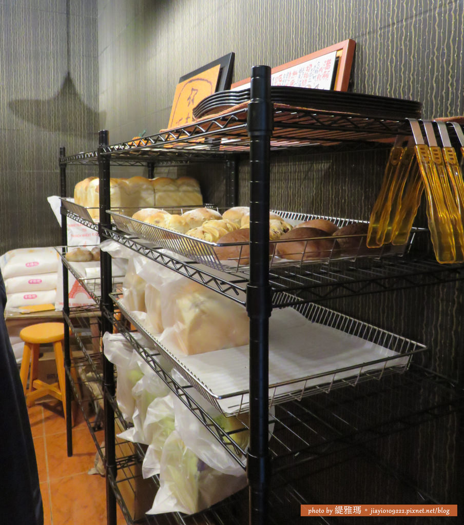 【台南.中西區】五吉堂。可以吃一輩子的好麵包：隱身巷內好吃到不行的極品麵包 @緹雅瑪 美食旅遊趣