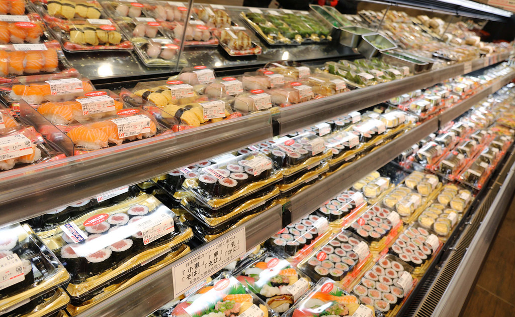 【京都購物】Izumiya 白梅町店：大型超市採買晚餐篇.交通 @緹雅瑪 美食旅遊趣
