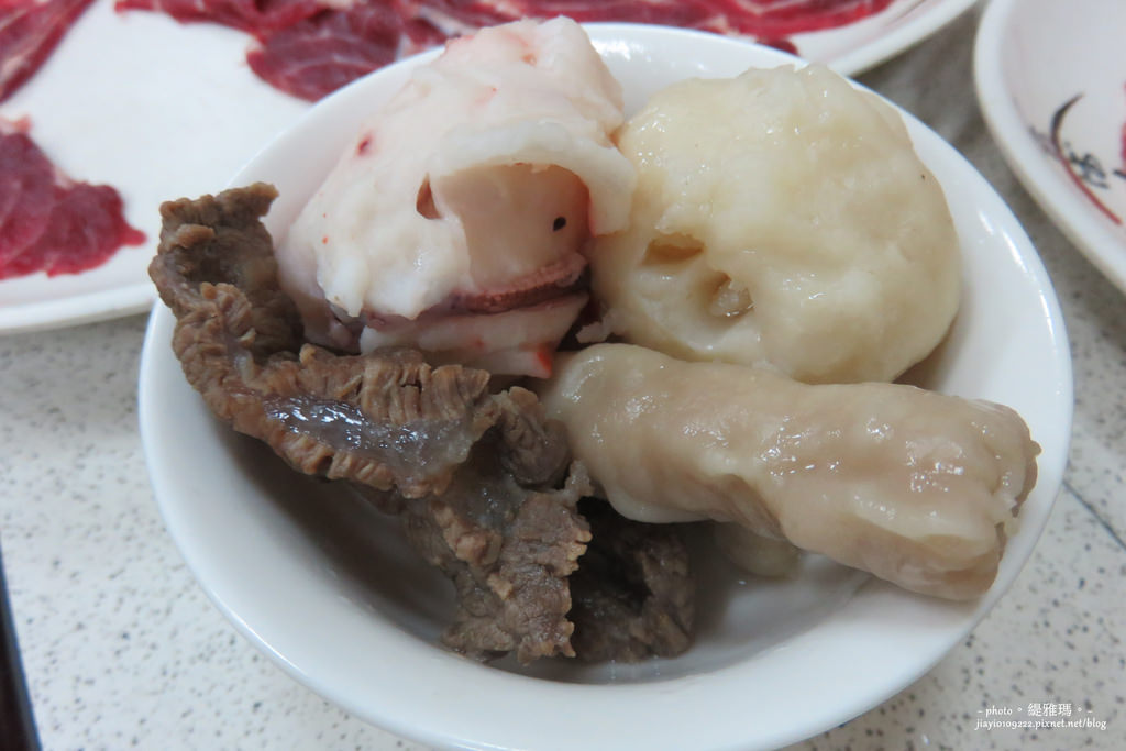 【台南.仁德區】萬福牛肉莊：牛腩爐湯頭鮮+新鮮優質牛肉。食尚玩家也來報導 @緹雅瑪 美食旅遊趣