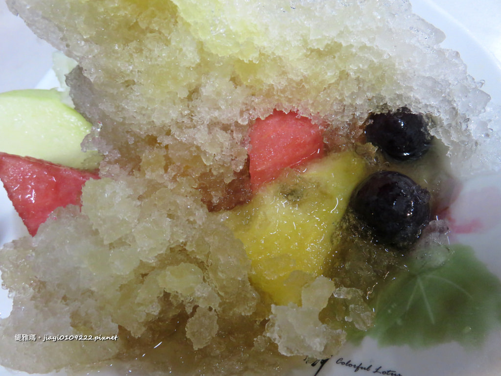 【台南.中西區】冰鄉。「綜合水果冰」：天氣好熱 快融化，一起吃冰趣 @緹雅瑪 美食旅遊趣