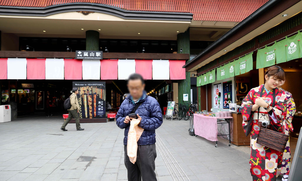 【京都美食】漫步在「嵐山商店街」上的快活吃喝小旅行「嵯峨豆腐三忠」&#038;「古都芋本舗」 @緹雅瑪 美食旅遊趣