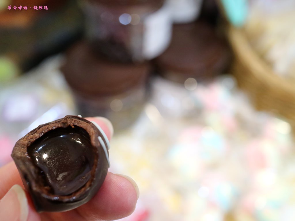 【台南.東區】華侖婷娜巧克力。崇明總店：「生巧克力」情人節的幸福好滋味！！ @緹雅瑪 美食旅遊趣