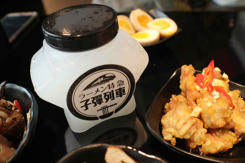 【台南.中西區】子彈列車拉麵：新幹線列車為您服務送餐，吃個拉麵也這麼有趣 @緹雅瑪 美食旅遊趣